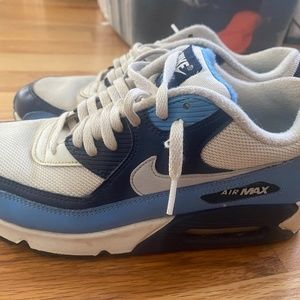 Nike Air Max UNC colorway style AJ1285-105 basketball shoes